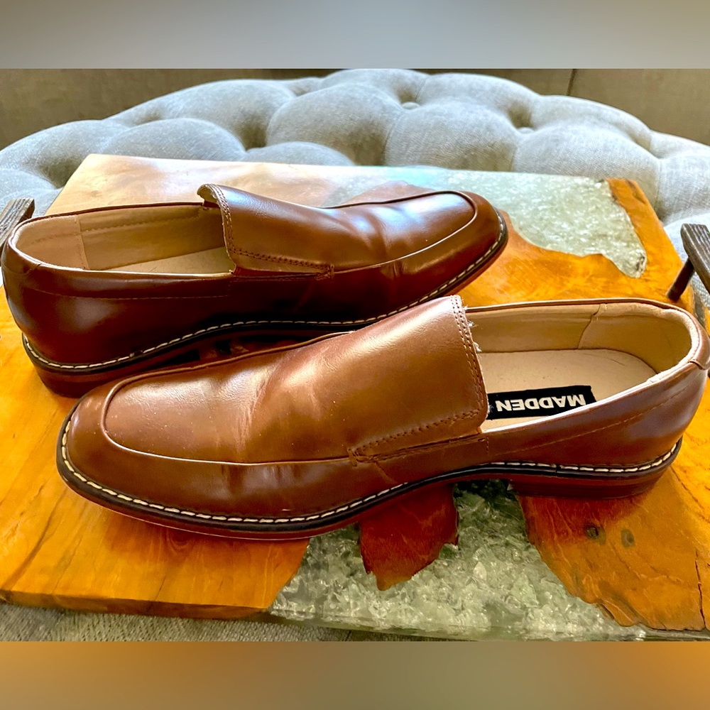 Mens Madden Grant loafer in Cognac, size 7. Excellent condition, worn once.
